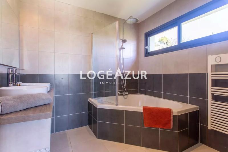 Villa - 212 m² - 7 pièces