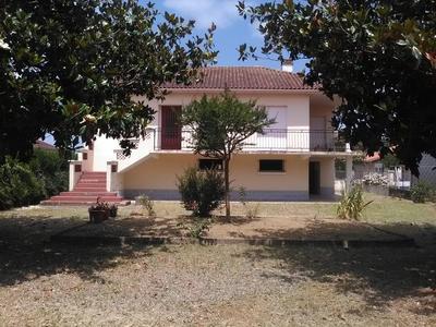 Maison - 98 m² - 6 pièces