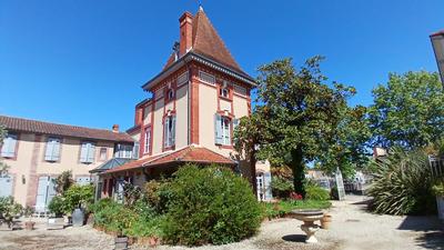 Maison de loisirs - 650 m² - 9 pièces