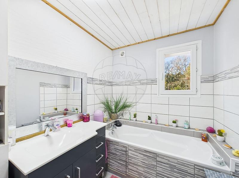 Maison - 140 m² - 5 pièces