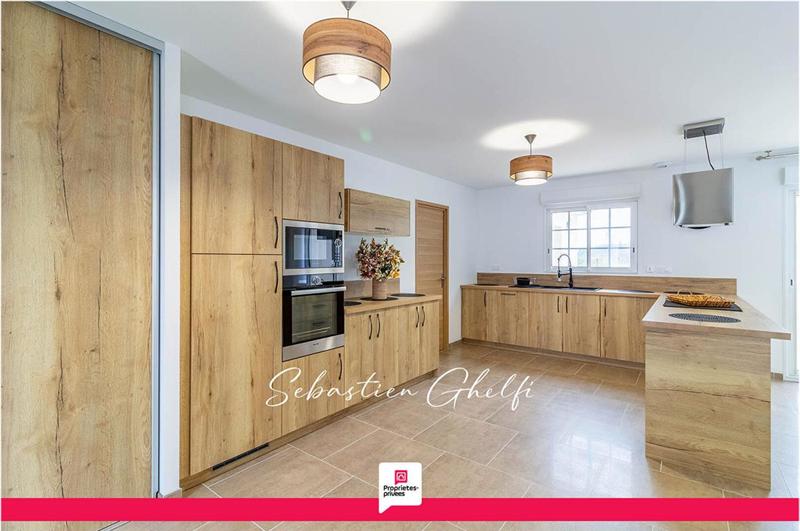 Maison - 138 m² - 7 pièces