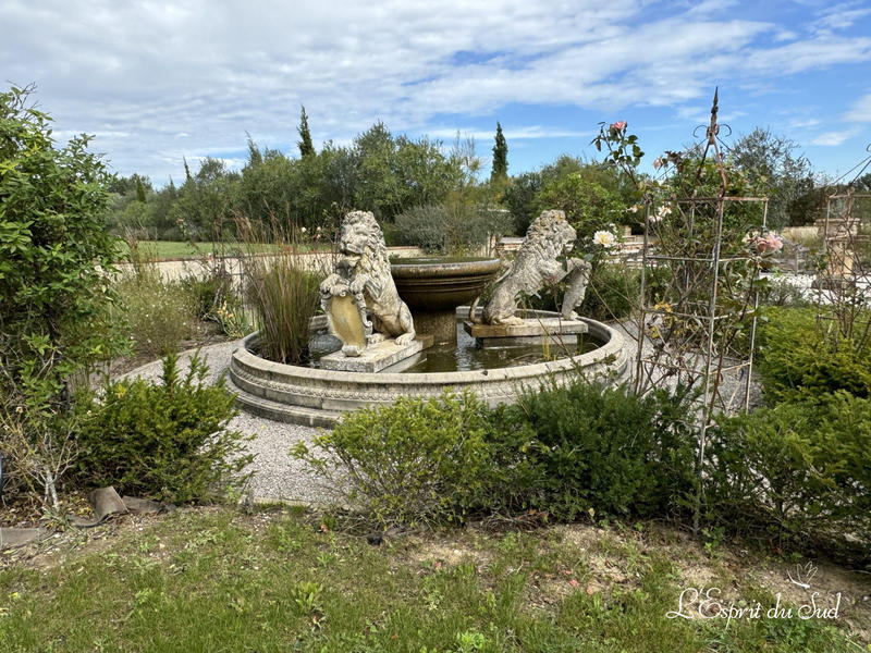 Maison - 724 m² - 18 pièces