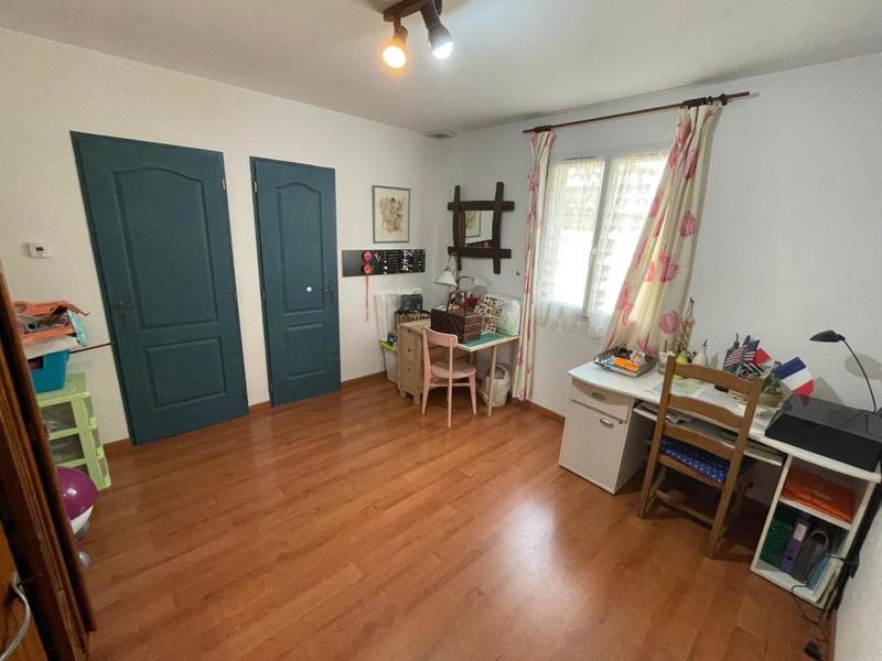 Maison - 202 m² - 8 pièces