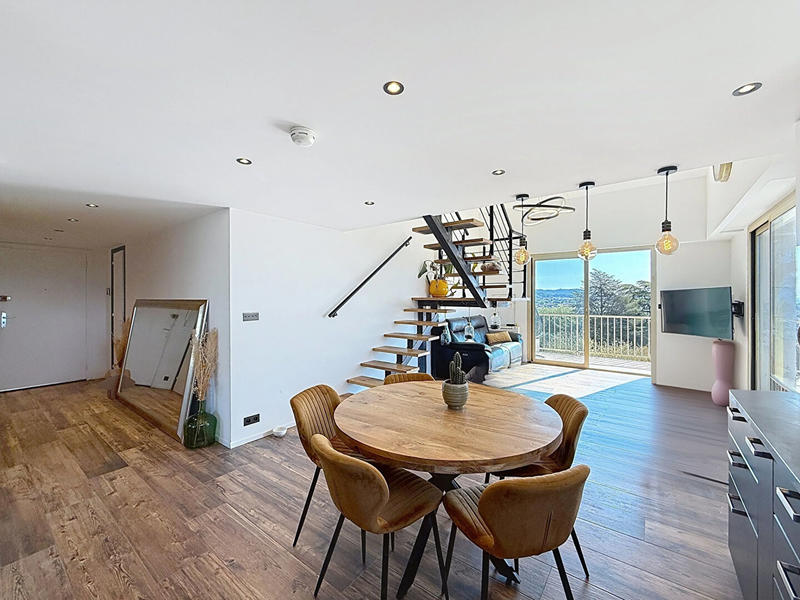 Appartement - 120 m² - 4 pièces