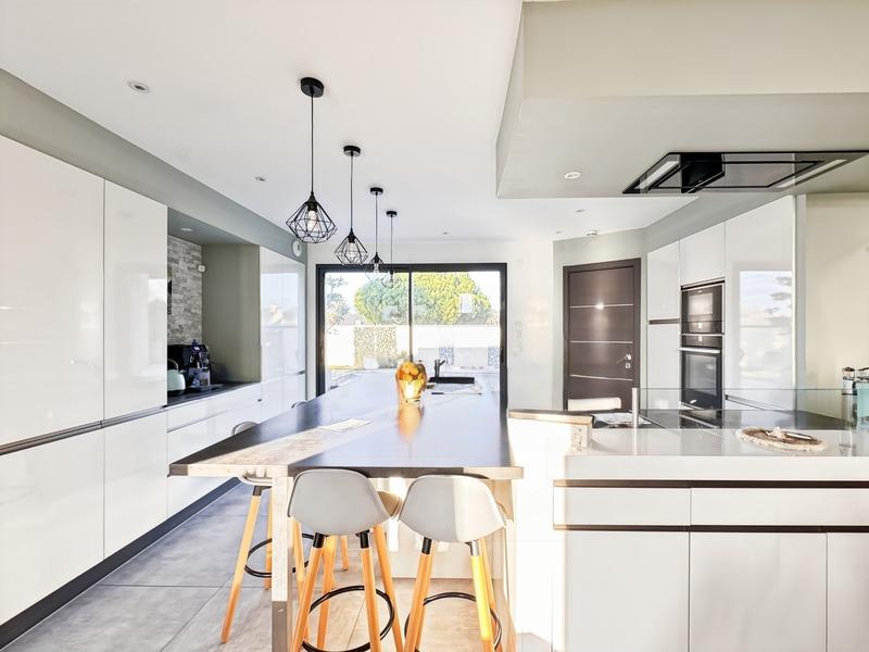 Maison - 178 m² - 7 pièces