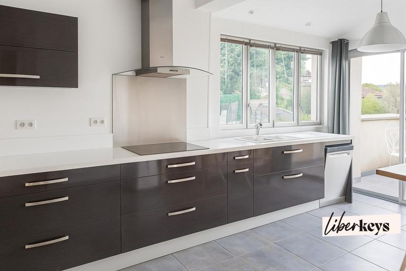 Maison - 256 m² - 6 pièces