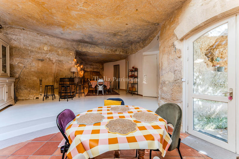 Maison - 318 m² - 9 pièces