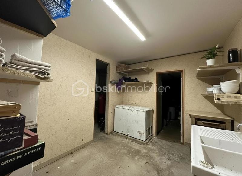 Maison - 240 m² - 10 pièces