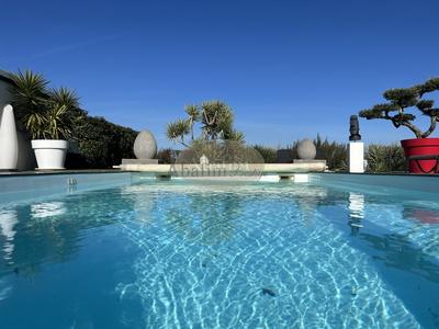 Château - 260 m² - 8 pièces