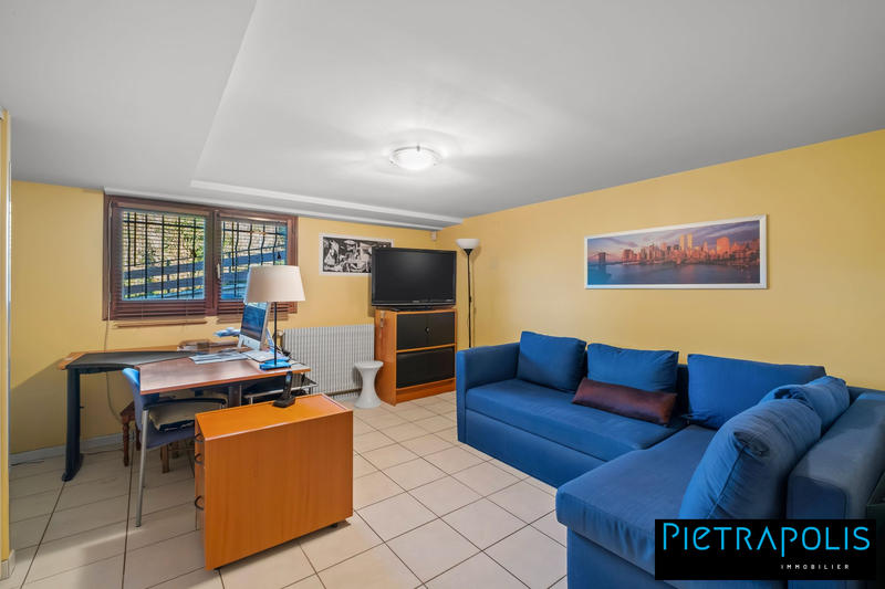 Maison - 210 m² - 5 pièces