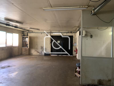 Entrepôt - 1 200 m²