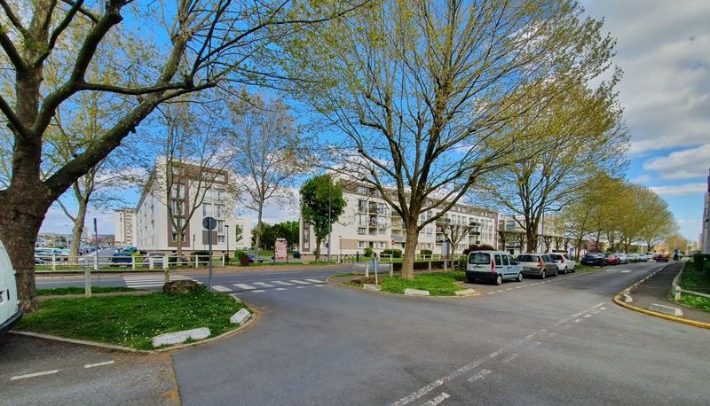 Bureau - 14 m² - 1 pièce