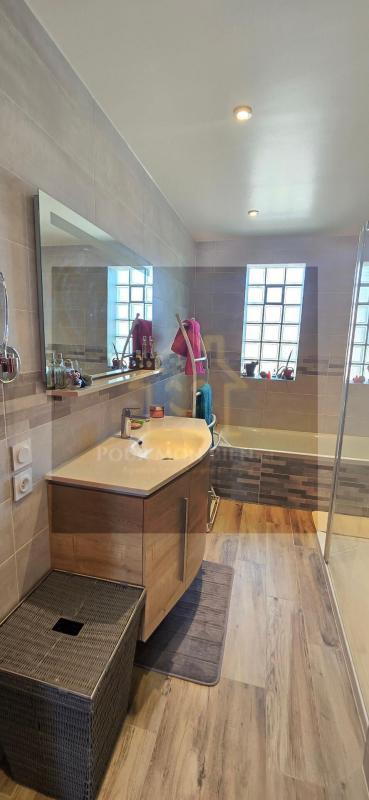 Propriété - 250 m² - 6 pièces