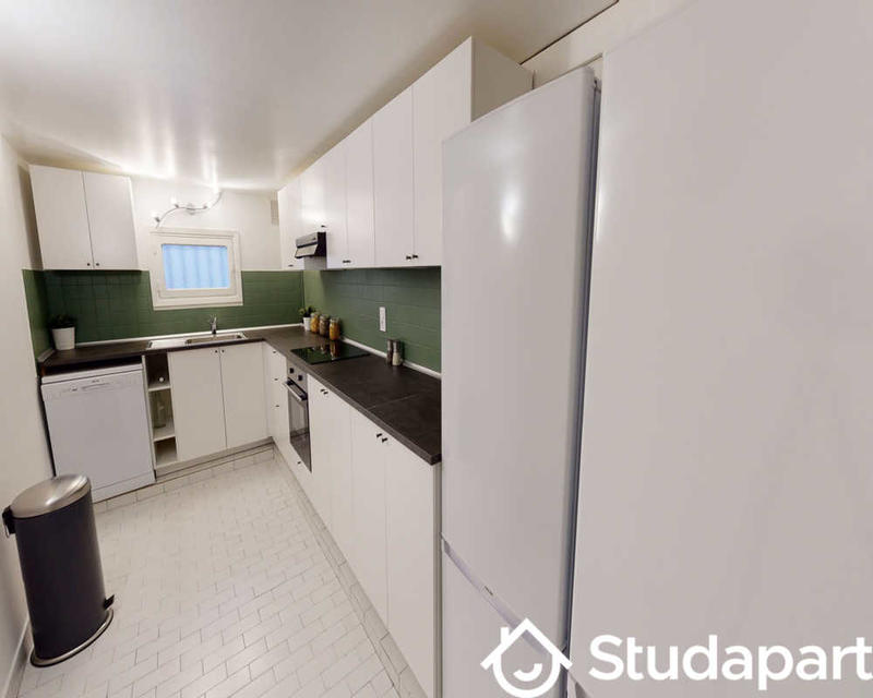 Chambre - 140 m² - 1 pièce