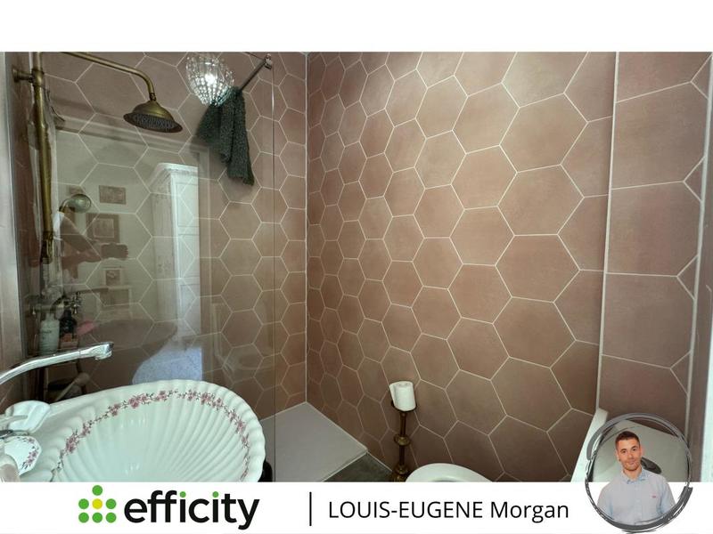 Demeure - 235 m² - 10 pièces