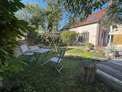 Maison - 202 m² - 6 pièces