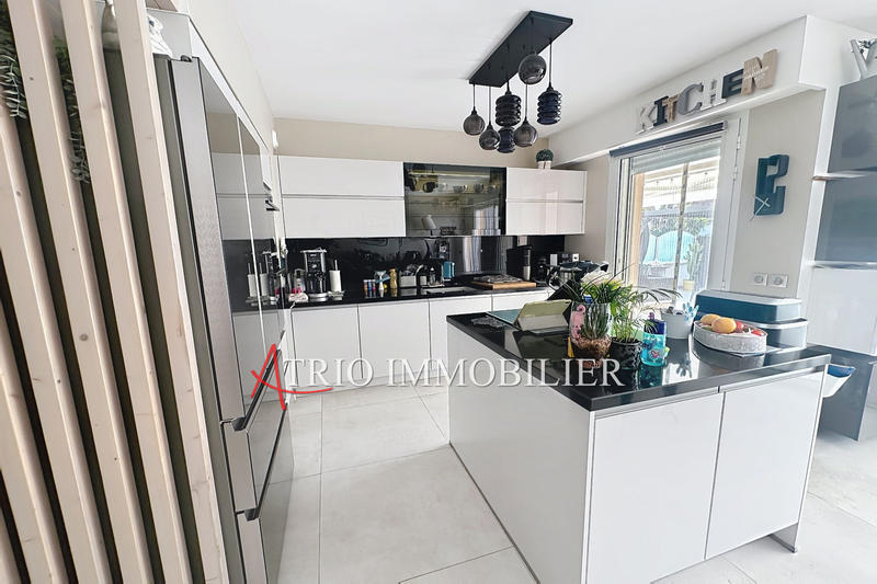 Appartement - 94 m² - 4 pièces