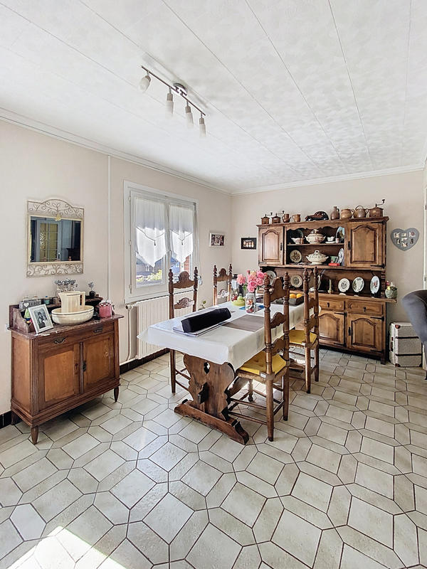 Maison - 85 m² - 6 pièces