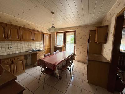 Maison - 275 m² - 13 pièces