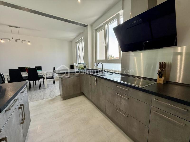 Maison - 95 m² - 5 pièces