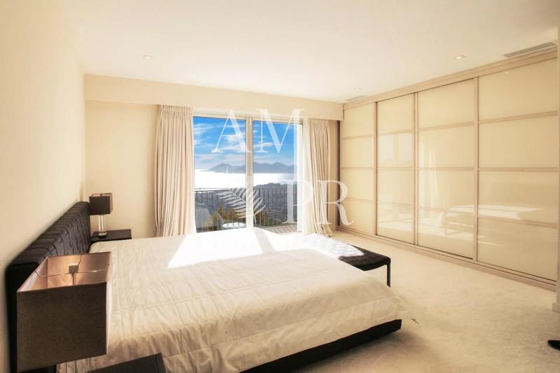 Villa - 200 m² - 5 pièces