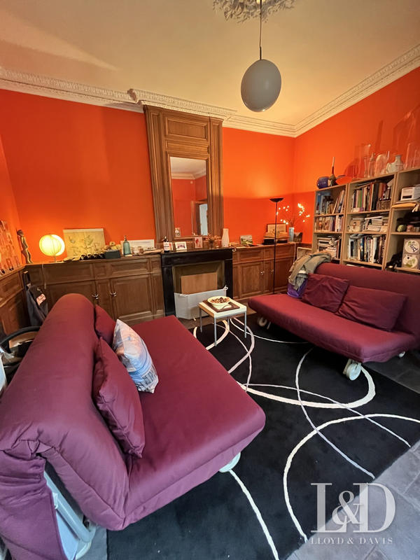 Maison - 235 m² - 8 pièces