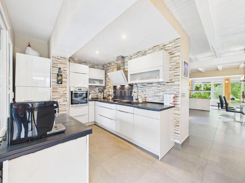 Maison - 183 m² - 7 pièces