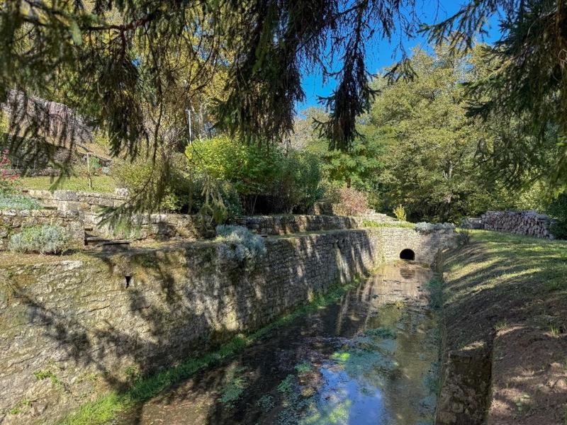 Maison en pierre - 251 m² - 8 pièces