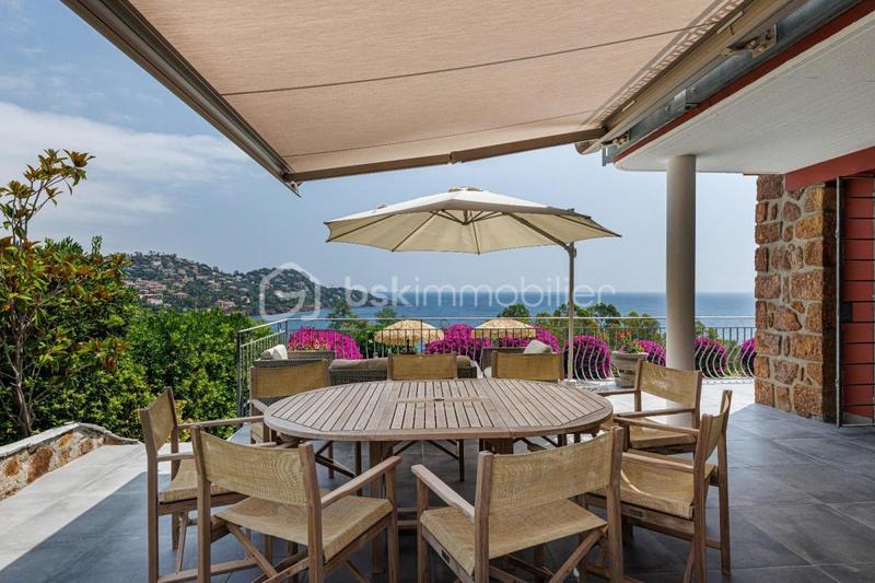 Villa - 219 m² - 5 pièces