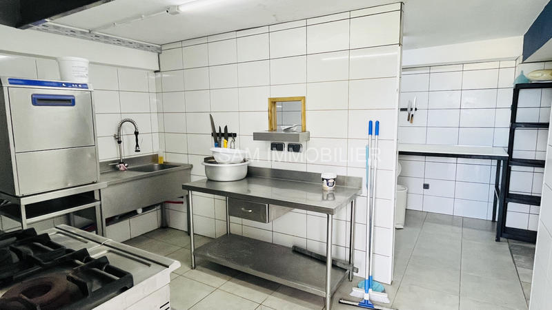 Fonds de commerce - Local commercial - 153 m²