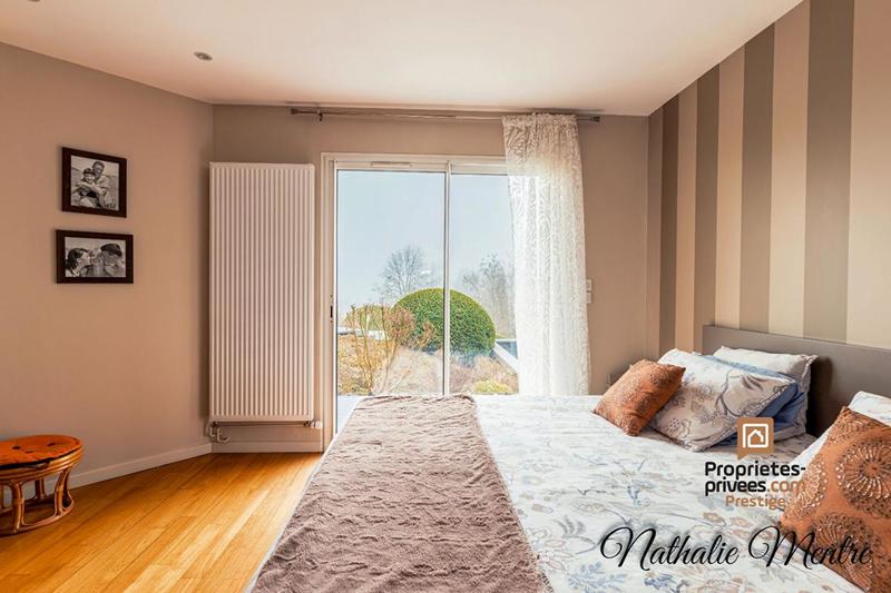 Maison - 250 m² - 7 pièces