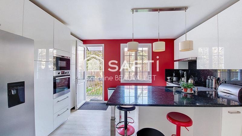 Maison - 204 m² - 7 pièces