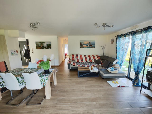 Maison - 94 m² - 4 pièces