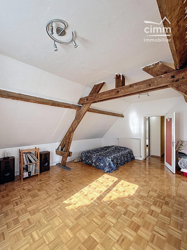 Maison - 177 m² - 6 pièces