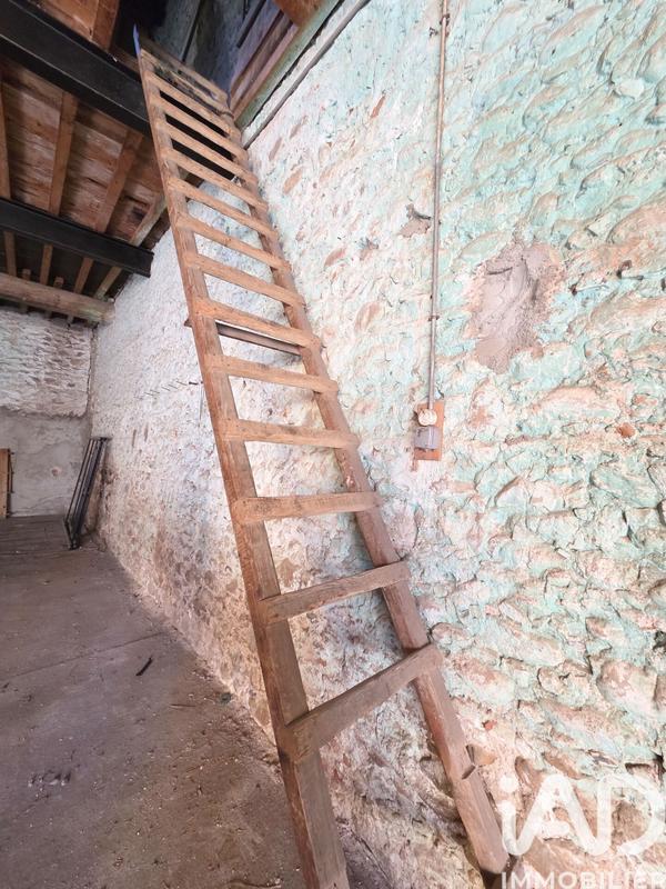 Ferme - 200 m² - 2 pièces