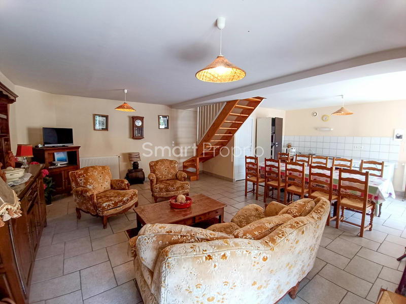 Propriété - 882 m² - 49 pièces