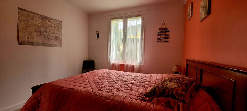 Maison - 210 m² - 12 pièces