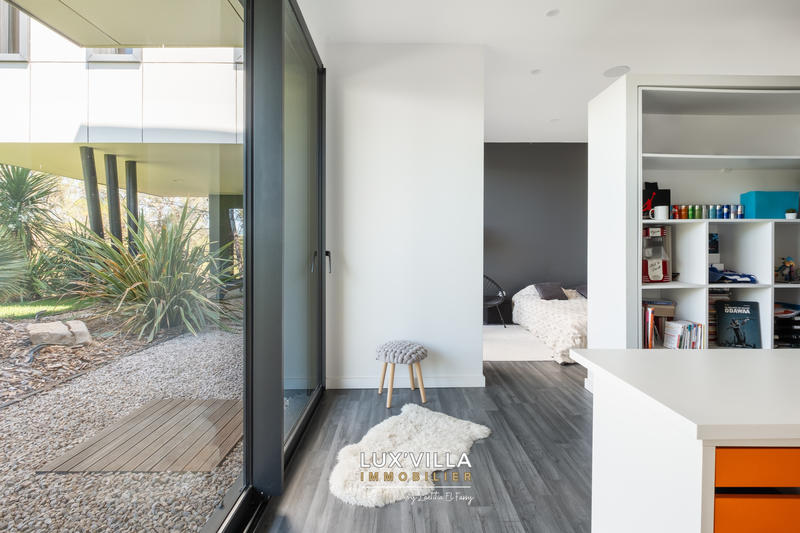 Villa - 397 m² - 10 pièces