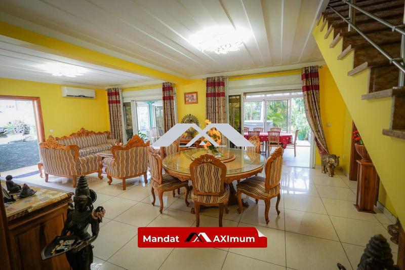 Villa - 205 m² - 6 pièces