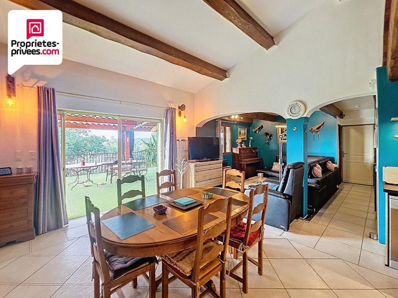 Demeure - 249 m² - 9 pièces