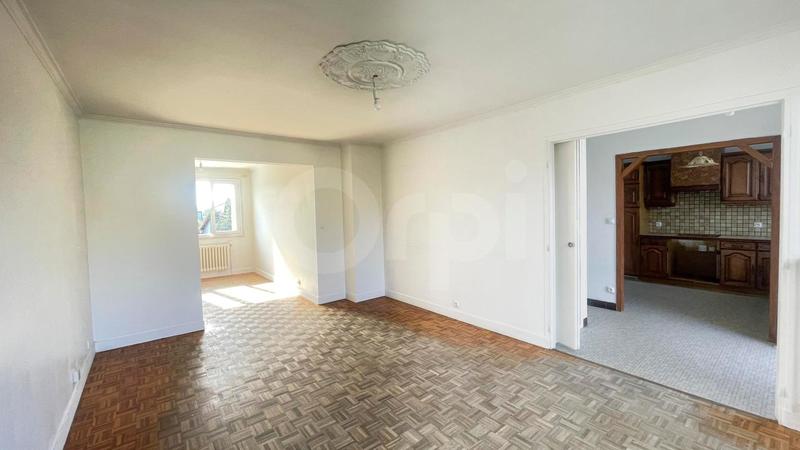 Maison - 92 m² - 6 pièces