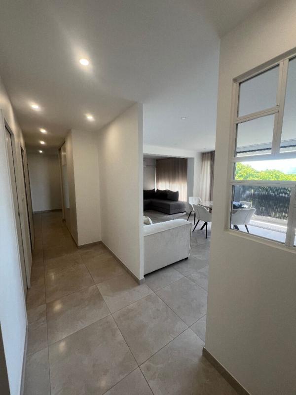 Appartement - 92 m² - 5 pièces