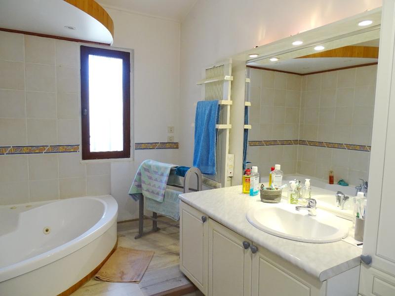 Villa - 210 m² - 6 pièces