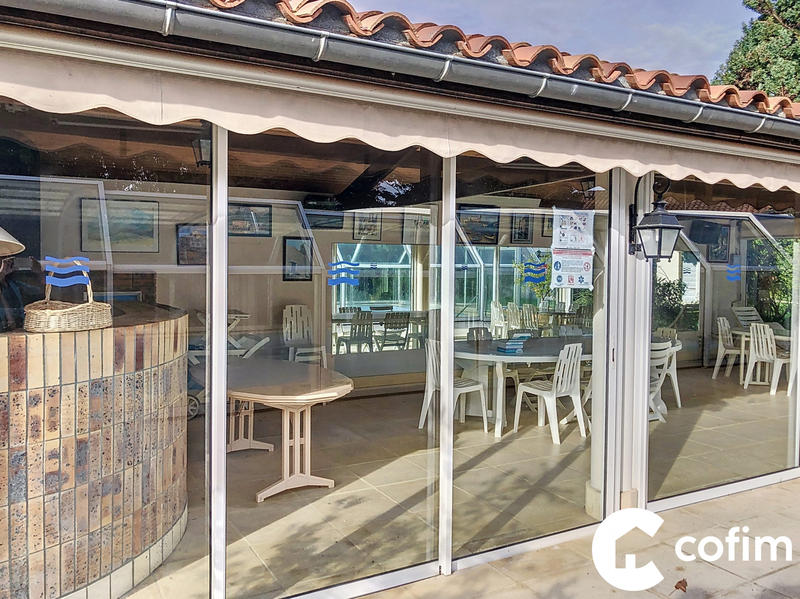 Maison - 400 m² - 8 pièces