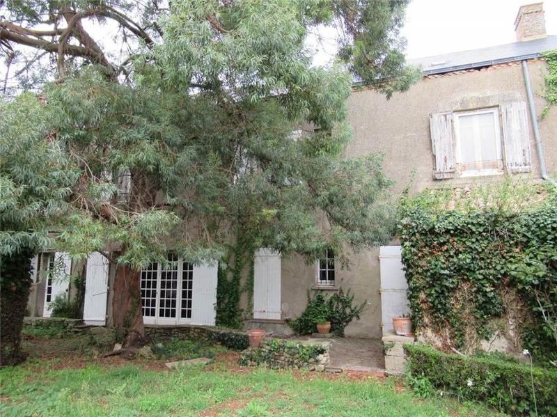 Maison - 230 m² - 11 pièces