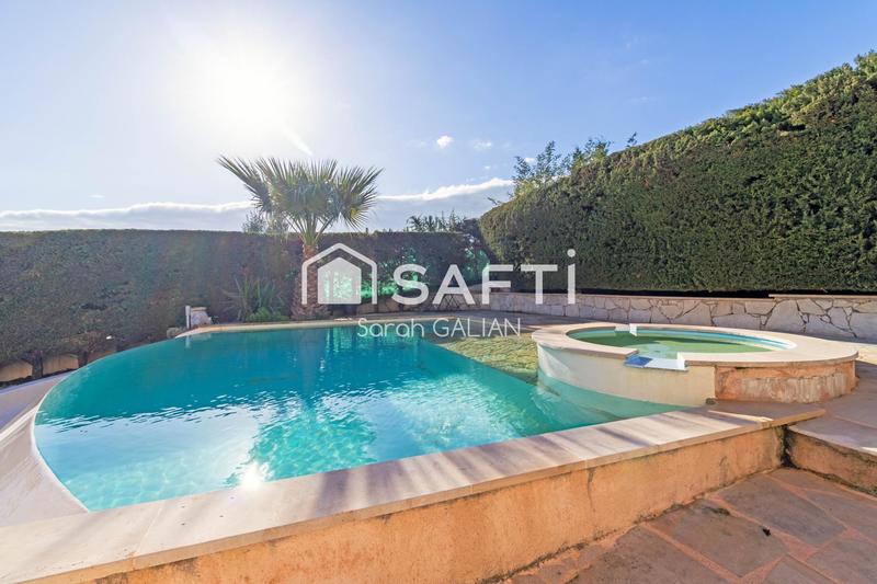 Maison - 171 m² - 7 pièces