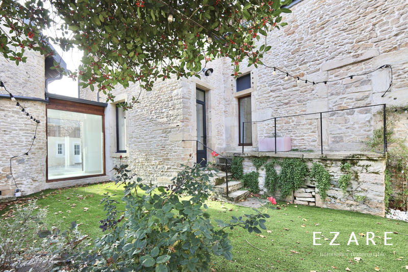 Maison - 261 m² - 9 pièces