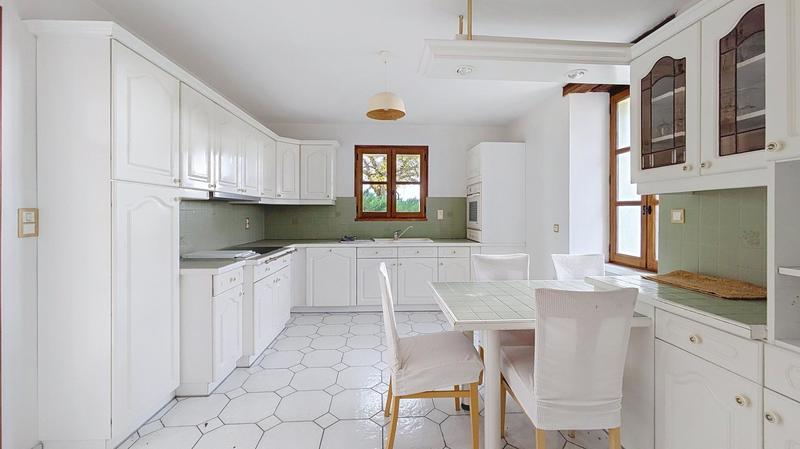 Maison - 168 m² - 7 pièces