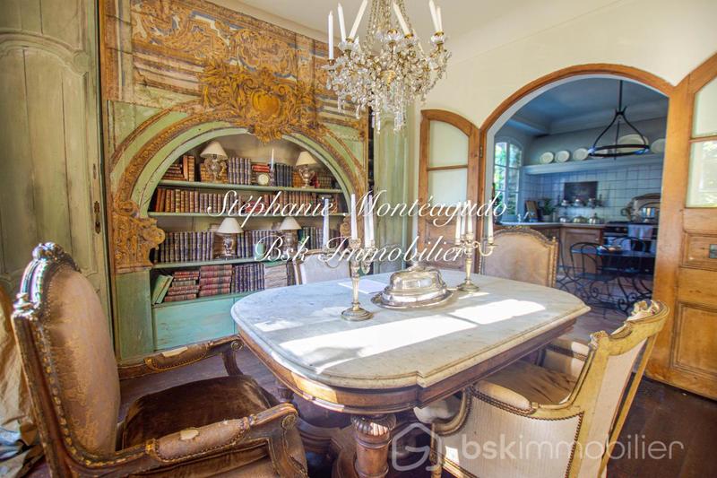 Demeure - 243 m² - 7 pièces