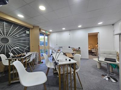 Local commercial - 54 m² - 1 pièce